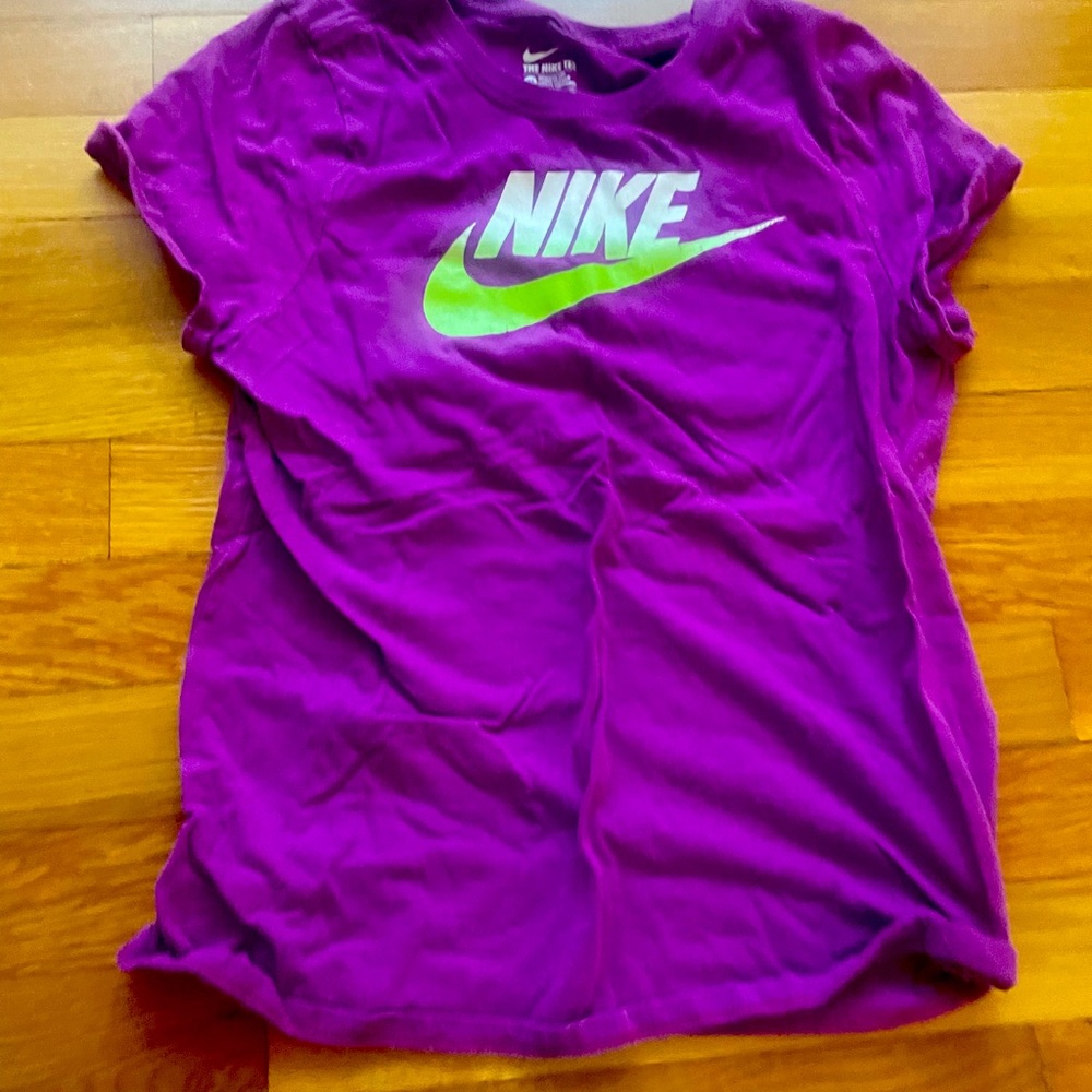 Kids girls Nike tee shirt